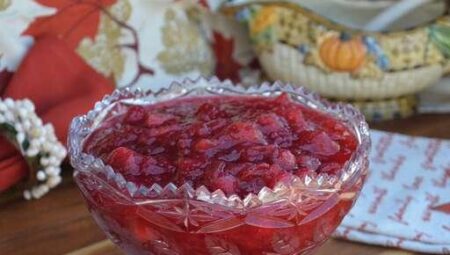 Cranberry Sauce with Apples