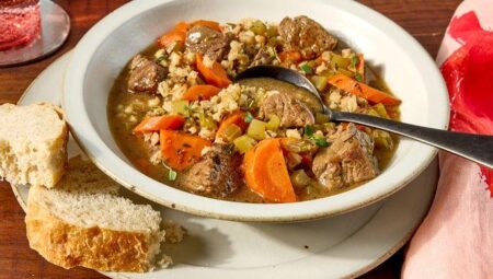 Slow Cooker Beef Barley Soup