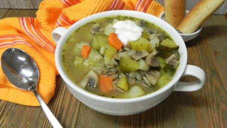 Vegetarian Rassolnik (Russian Barley and Pickle Soup)