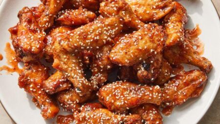 Crispy Honey Sriracha Chicken Wings