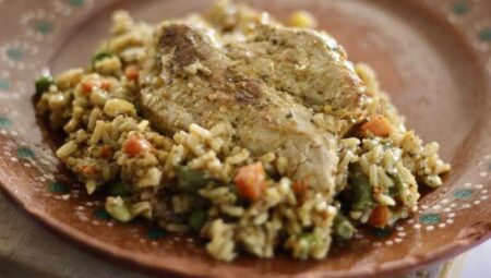 Peruvian Arroz con Pollo (Peruvian Rice and Chicken)