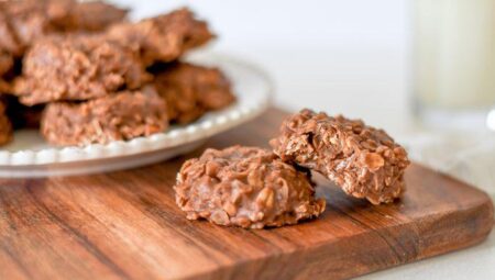 Easy Chocolate Haystacks