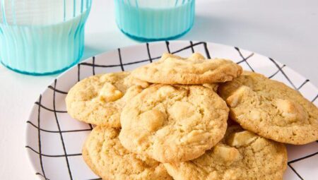 White Chocolate Macadamia Nut Cookies