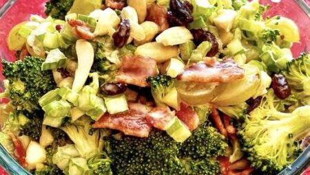 Broccoli Salad with Grapes