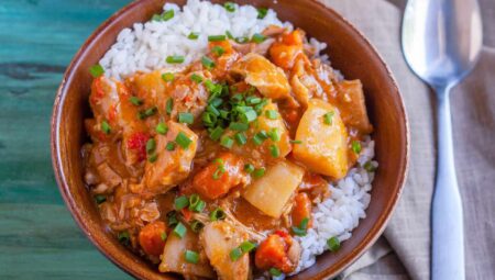 Slow Cooker Chicken Massaman Curry